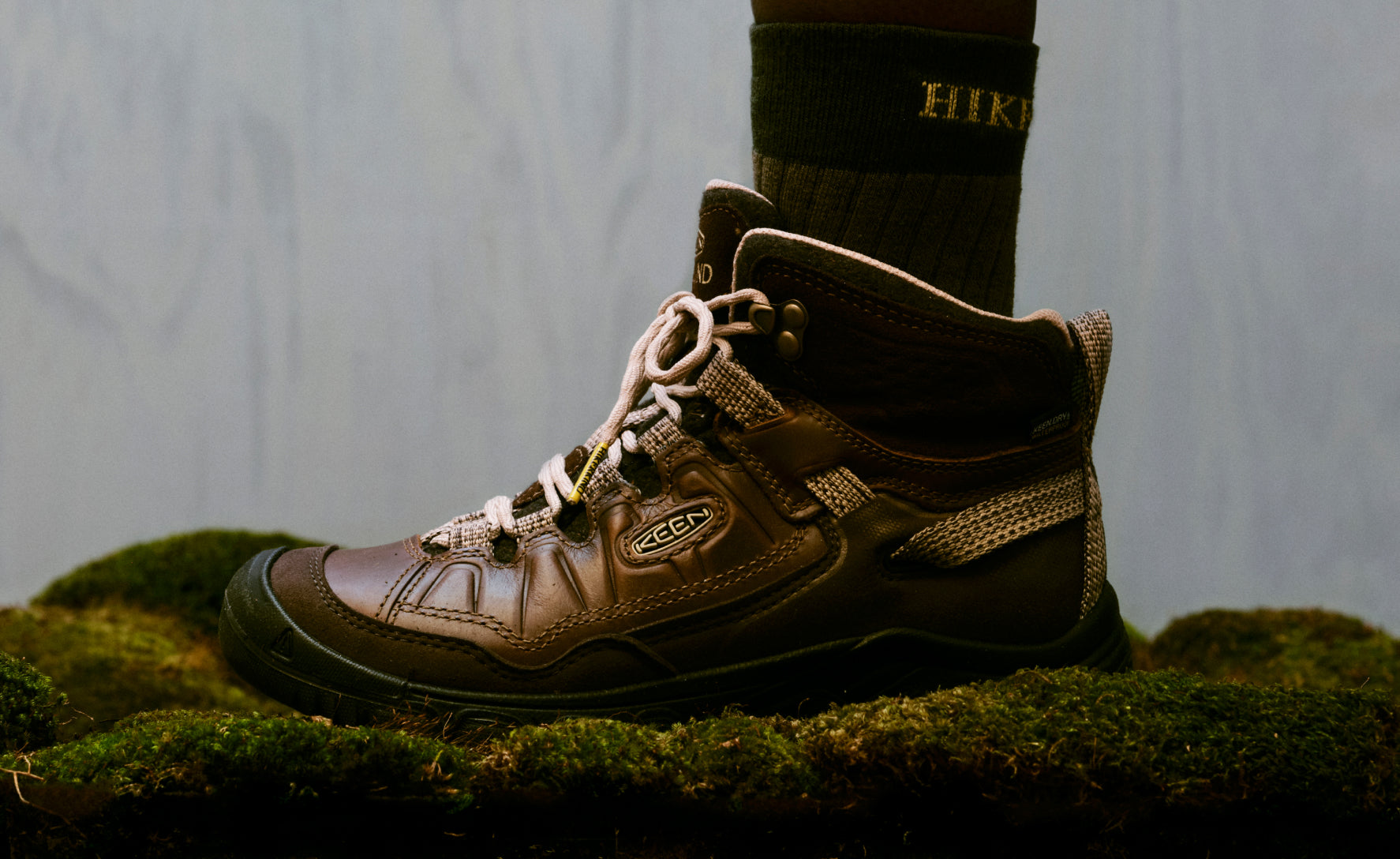 Women's Targhee IV Waterproof Hiking Boot x Hikerkind | Dark Earth/Dark Earth - Image 7